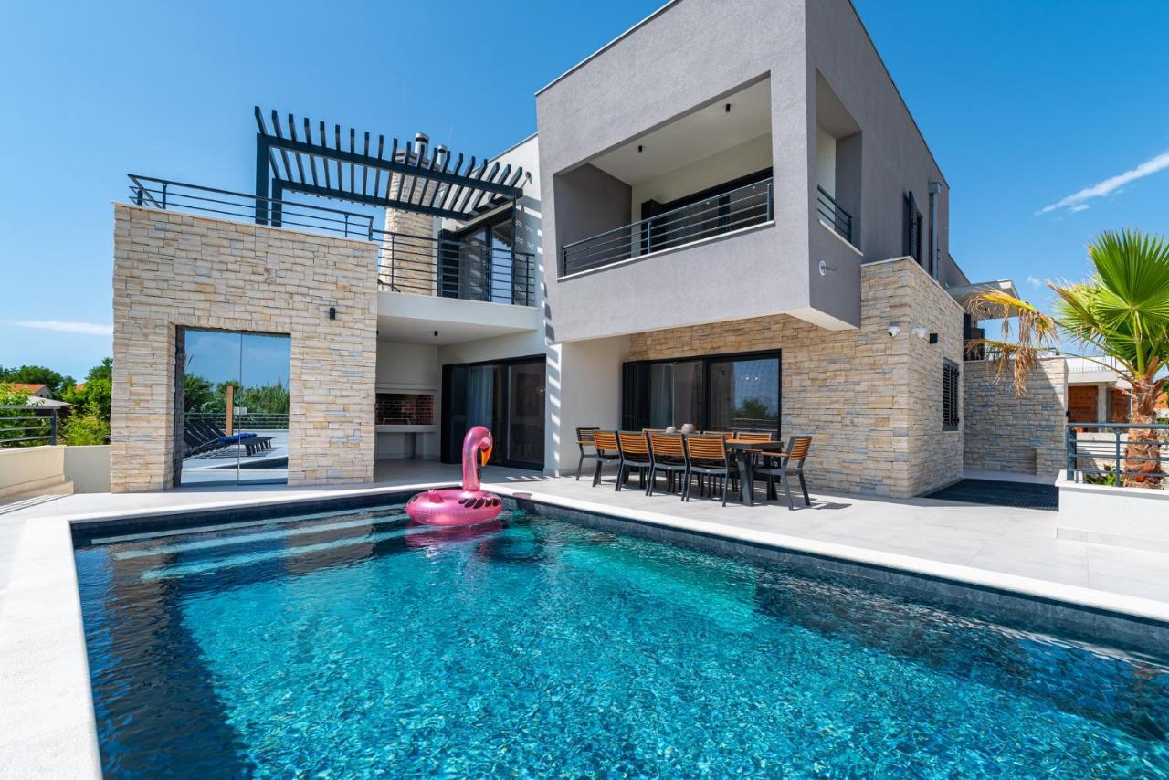 Villa Roca With Heated Pool And Sauna Привлака Экстерьер фото