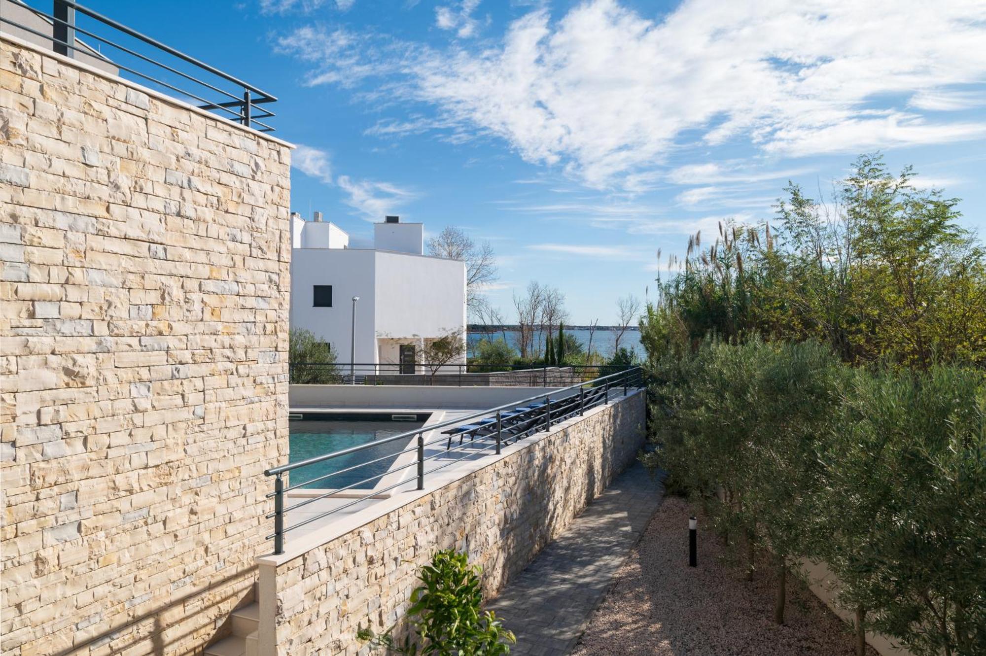 Villa Roca With Heated Pool And Sauna Привлака Экстерьер фото