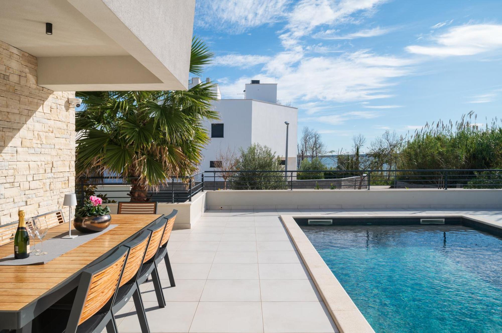 Villa Roca With Heated Pool And Sauna Привлака Экстерьер фото