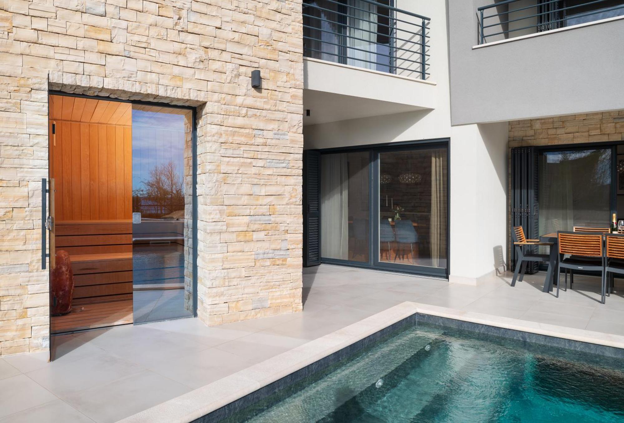 Villa Roca With Heated Pool And Sauna Привлака Экстерьер фото
