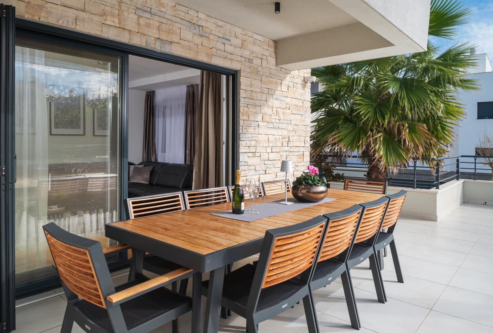 Villa Roca With Heated Pool And Sauna Привлака Экстерьер фото
