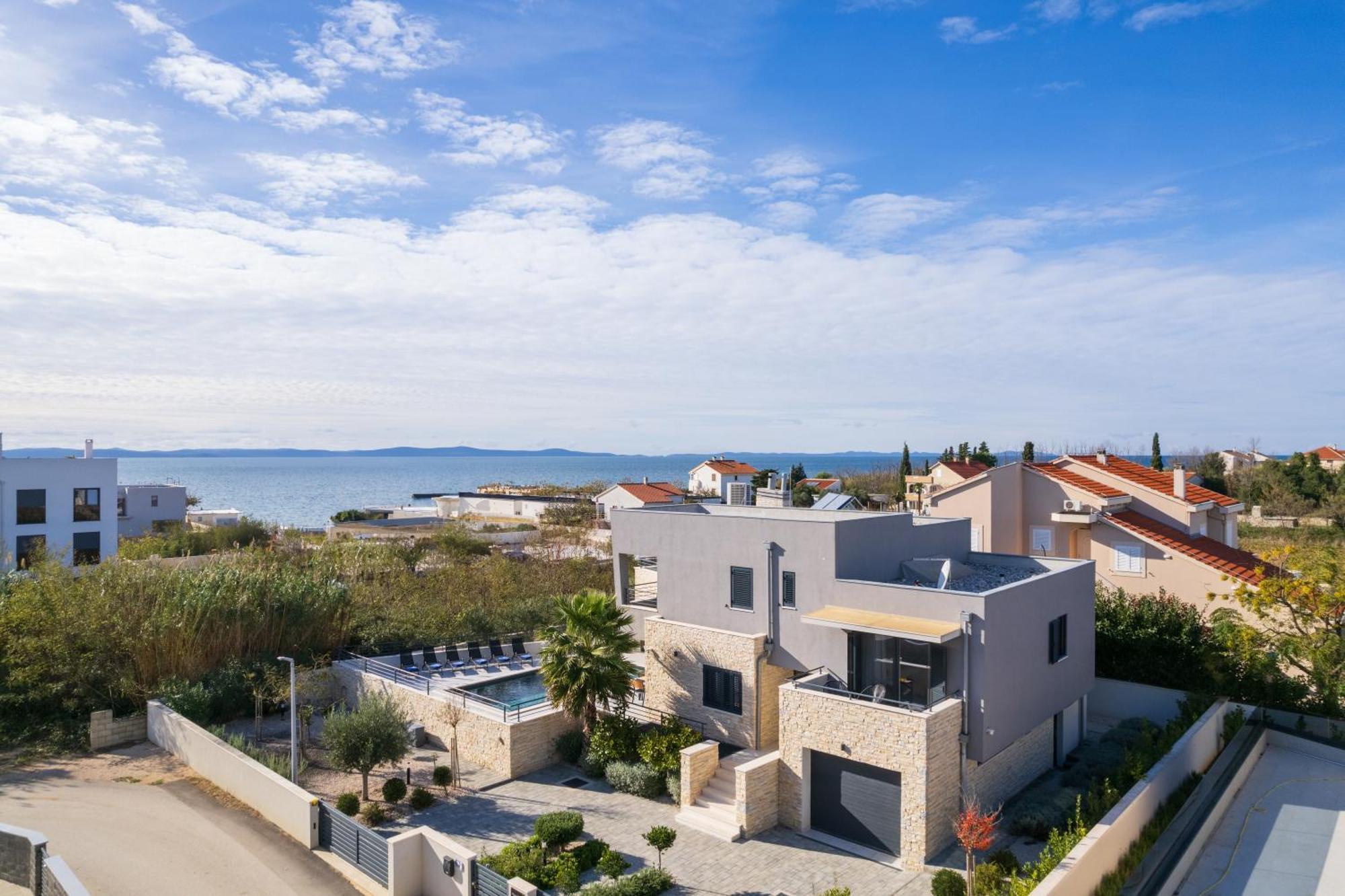 Villa Roca With Heated Pool And Sauna Привлака Экстерьер фото