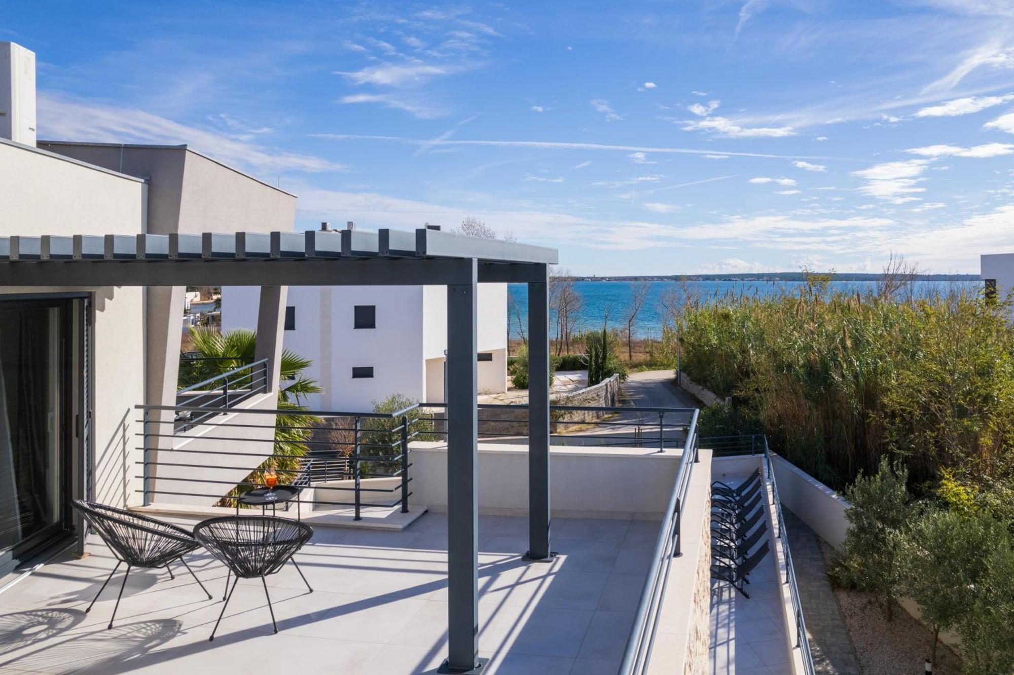Villa Roca With Heated Pool And Sauna Привлака Экстерьер фото