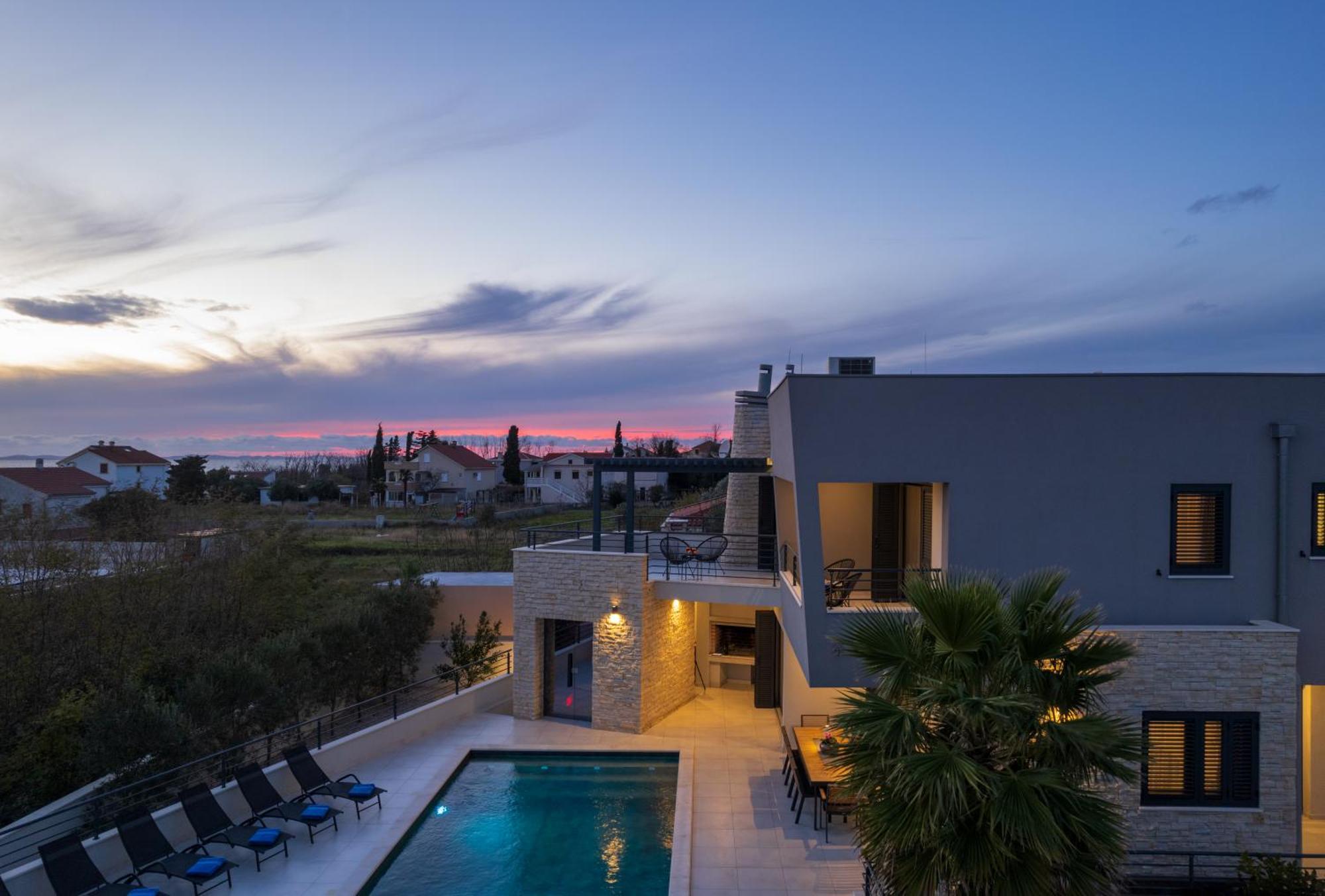 Villa Roca With Heated Pool And Sauna Привлака Экстерьер фото